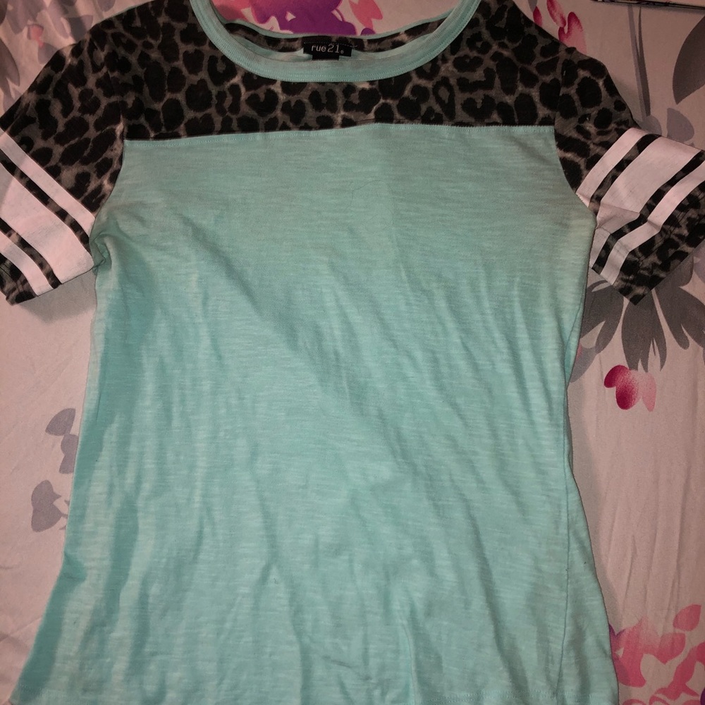 Rue21 T-shirt